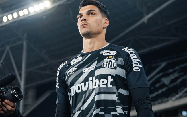 Gabriel Brazão será desfalque no Santos por tempo indeterminado Gabriel Brazão será desfalque no Santos por tempo indeterminado