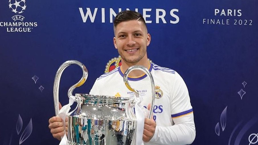 Luka Jovic atua pela Fiorentina