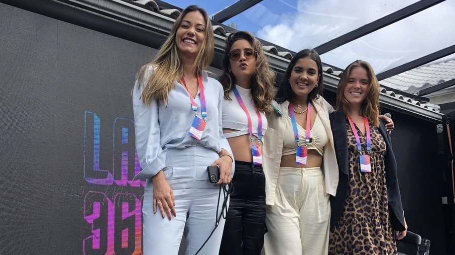 Kamilla Fialho, Dani Faria, Camila Simonato e Vanessa Moreira