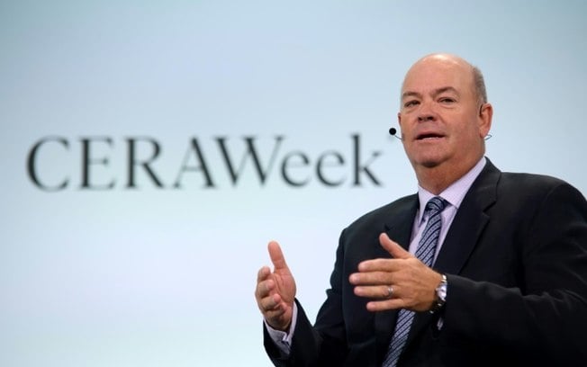 O presidente e CEO da ConocoPhillips, Ryan Lance, fala durante a reunião CERAWeek em Houston, Texas, em 19 de março de 2024