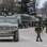 Emblema em veículo e placas de outros carros indicam que tropas são do Exército russo (1/3). Foto: AP