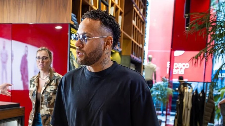 Neymar é um dos presidentes da Furia e pode aparecer na Trident Arena nesta segunda-feira Neymar é um dos presidentes da Furia e pode aparecer na Trident Arena nesta segunda-feira