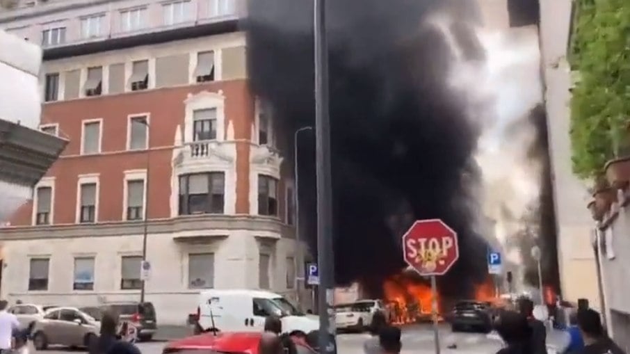 Explosão no centro de Milão