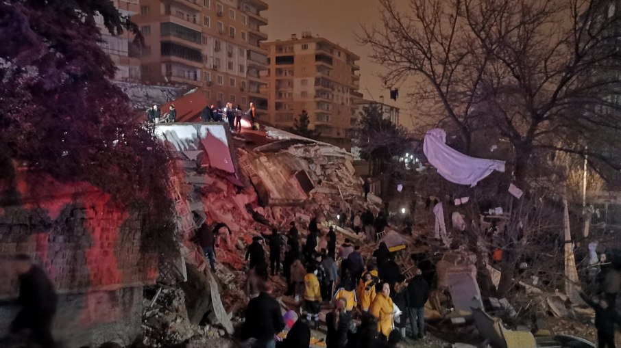 Terremoto na Turquia e Síria registra milhares de mortos e feridos