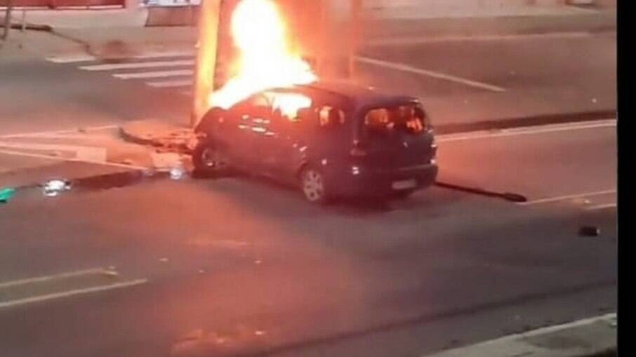 Milicianos executaram vítimas e atearam fogo no carro 