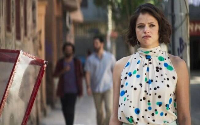 Jô (Agatha Moreira)