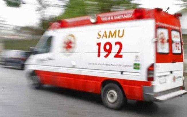 Mulher é socorrida com pulso cortado e marido preso em flagrante após briga Mulher é socorrida com pulso cortado e marido preso em flagrante após briga