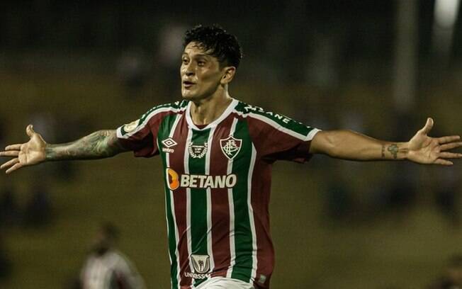 Autor dos gols, Cano destaca trabalho para a vitória do Fluminense e revela conversa com o filho: 'Ele pediu dois'