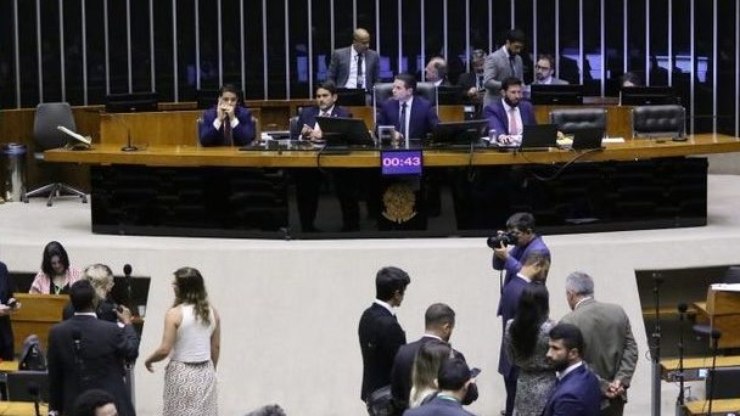 Câmara aprova PL Antifacção, sob protesto da bancada do governo