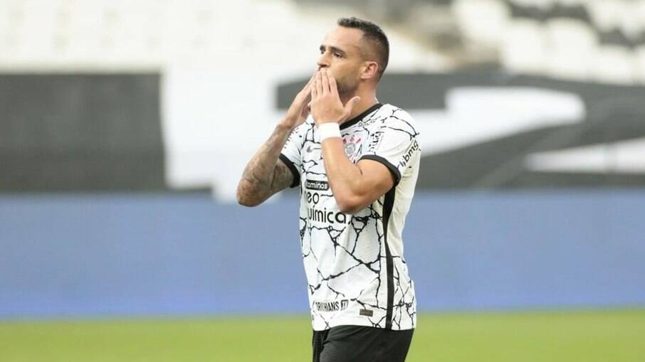 Renato Augusto reestreou em marcando um golaço contra o Ceará no último domingo