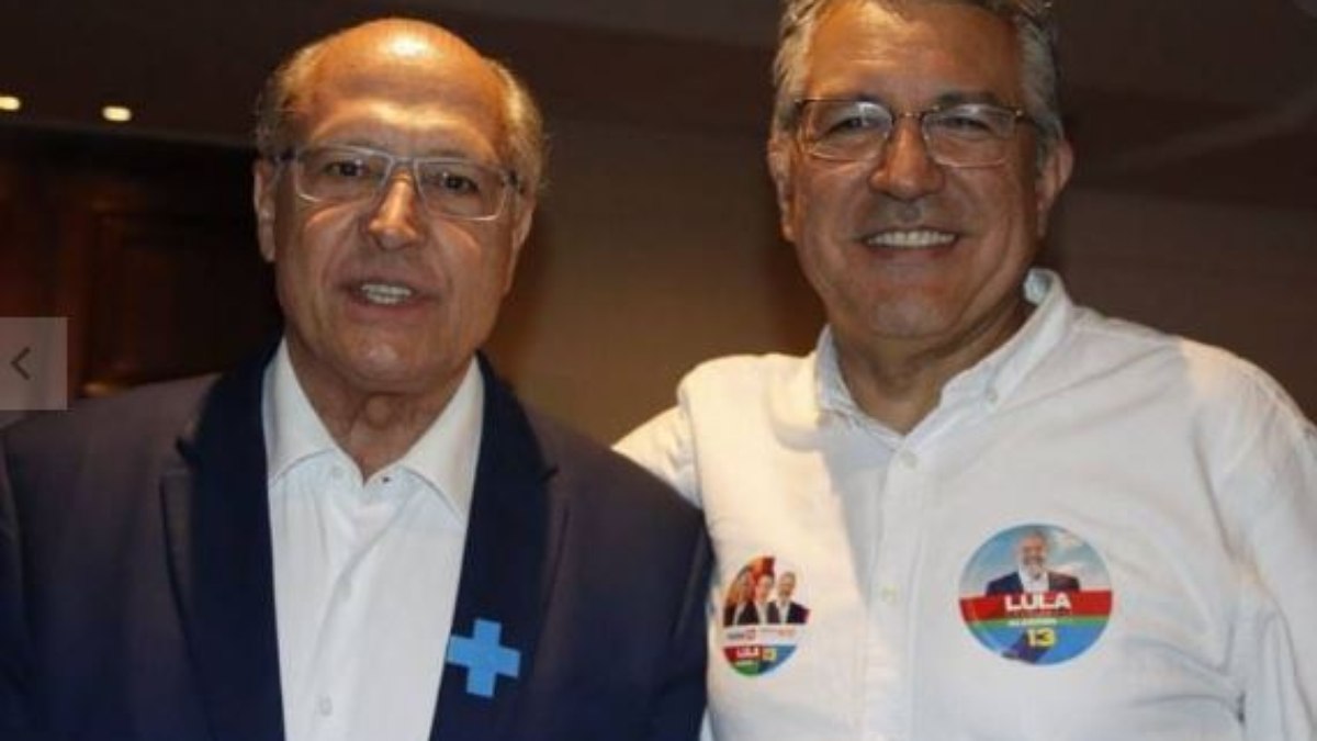 Geraldo Alckmin e Alexandre Padilha durante campanha de Lula 