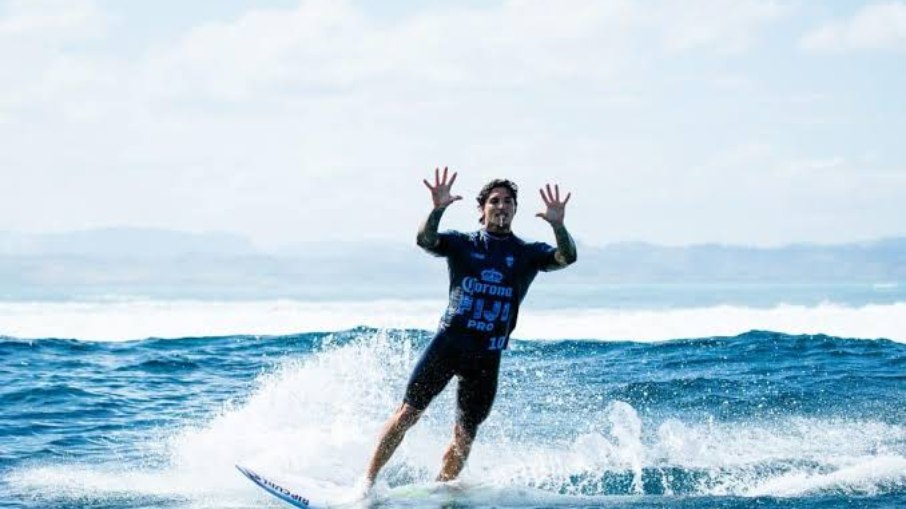 Gabriel Medina - 10 Gabriel Medina - 10