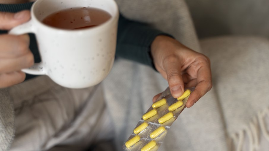 Anvisa proíbe cápsulas e chás vendidos para emagrecer Anvisa proíbe cápsulas e chás vendidos para emagrecer