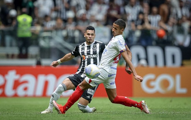 Em jogo truncado, Atlético empata com Bahia na volta do Brasileirão