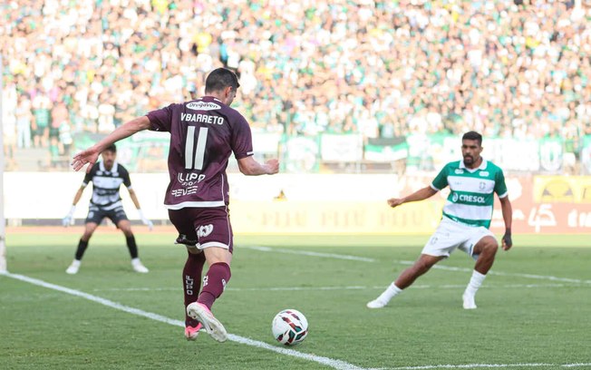 Maringá e Ferroviária se enfrentaram neste sábado pela partida de ida da final da Série C Maringá e Ferroviária se enfrentaram neste sábado pela partida de ida da final da Série C