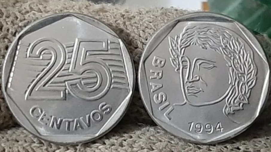 Anverso e reverso da moeda de 25 centavos da primeira família do real Anverso e reverso da moeda de 25 centavos da primeira família do real