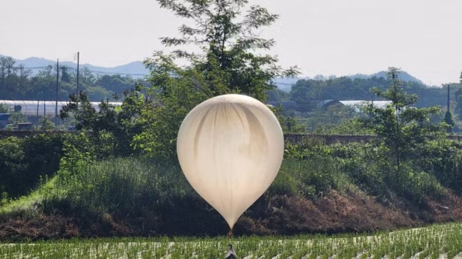 Balão com fezes e lixo enviados para a Coreia do Sul 