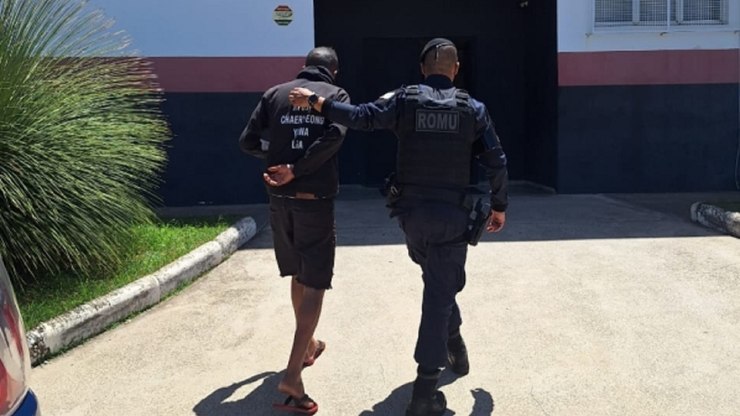 Suspeito é detido pela Romu durante abordagem na Capela