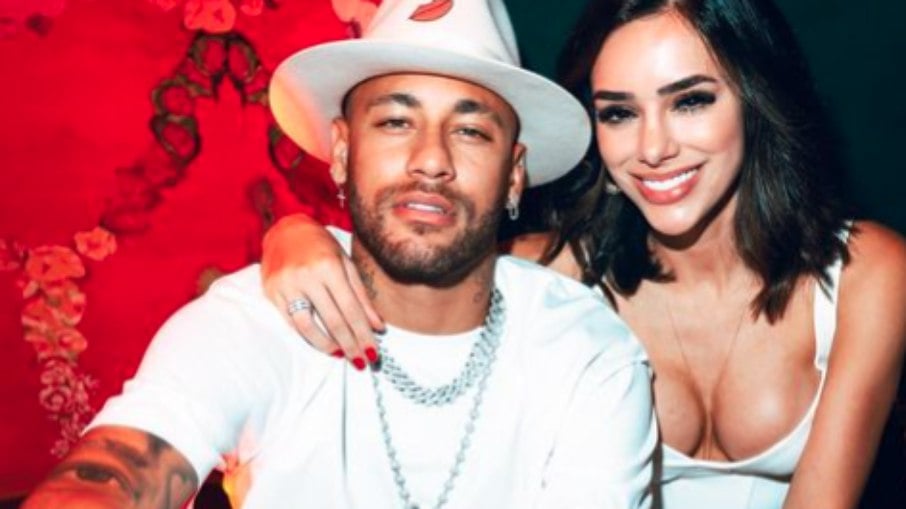 Neymar publica foto de dia dos namorados com Bruna Biancardi