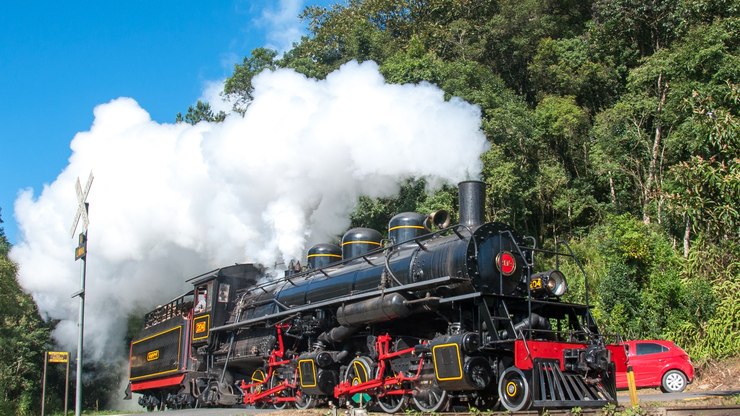 Trem turístico de Santa Catarina percorre a Serra do Mar; conheça