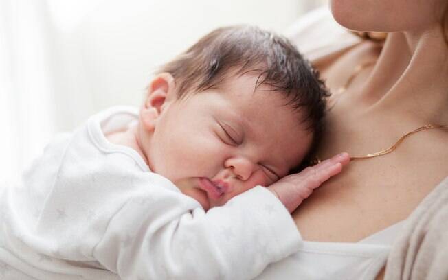 Balançar para dormir pode atrapalhar o sono do bebê