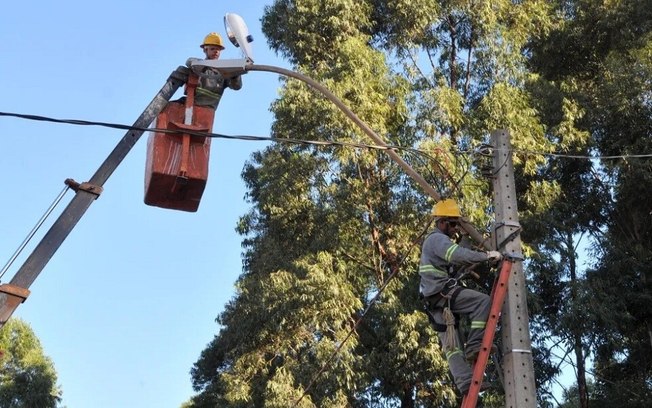 Endereços em Sobradinho e nos lagos Norte e Sul ficarão sem energia na sexta (6) para serviços na rede elétrica