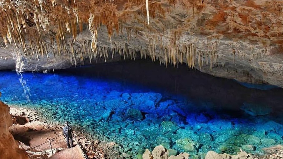 Uma das maiores cavidades inundadas do mundo e é um passeio contemplativo