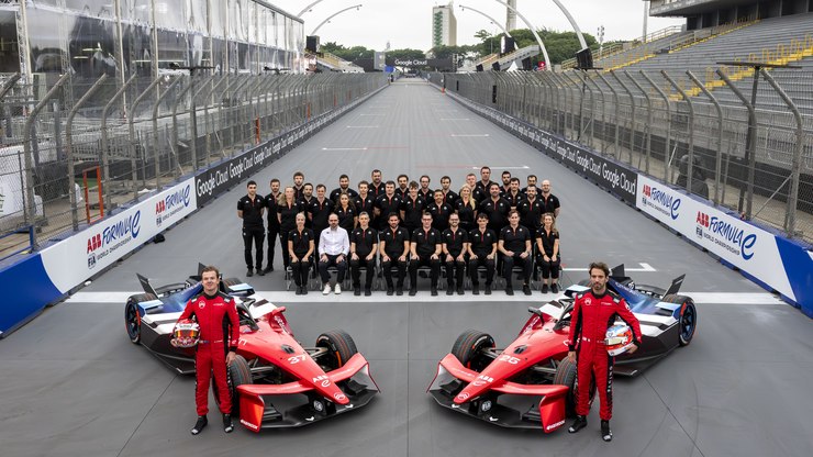 Citro%C3%ABn%20estreia%20na%20competi%C3%A7%C3%A3o%20com%20p%C3%B3dio%20em%20S%C3%A3o%20Paulo