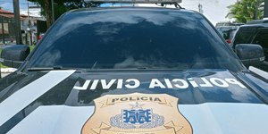 Homem é preso após tentar matar companheira e dois enteados