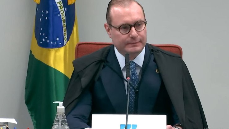 Zanin vota por responsabilizar redes sociais por conteúdos de terceiros