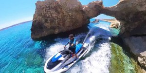 Rocha “Elefantes se Beijando” desaba e mata homem em jet ski