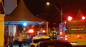 Homem é morto ao esfaquear sete pessoas em hospital 