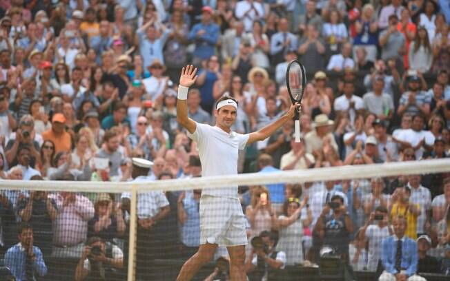 Roger Federer eliminou o búlgaro Grigor Dimitrov e avançou às quartas de Wimbledon pela 15ª vez na carreira