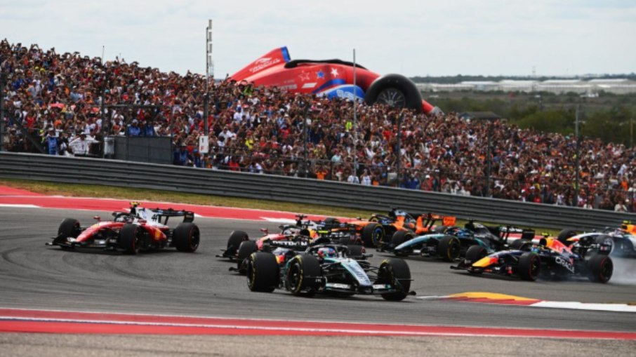 Antonelli acerta estratégia e vence GP dos Estados Unidos. Russell fica em 8º e adia decisão