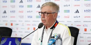 Ancelotti elogia Vini e celebra volta de Neymar no Brasil