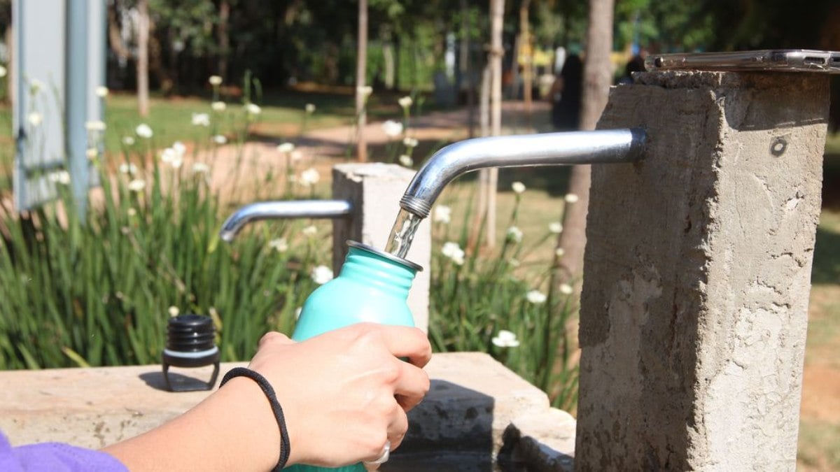 Bebedouros públicos disponíveis para hidratação da população no Parque Augusta, em Bela Vista (SP)