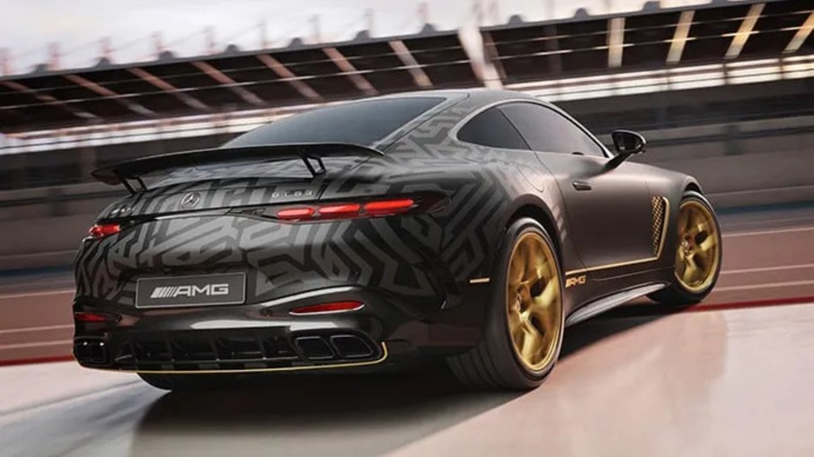 Vista traseira do Mercedes-AMG GT 63 APXGP Edition