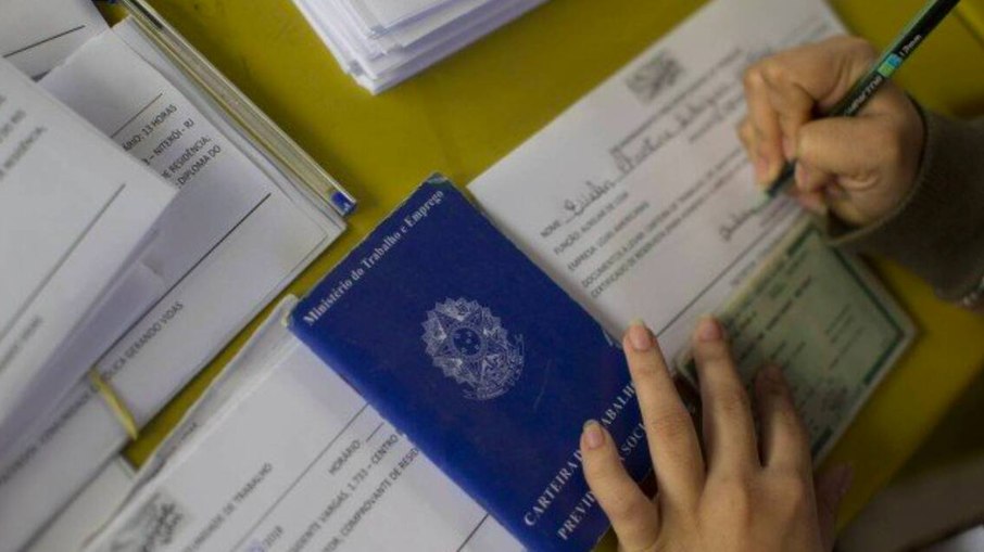 STF derruba punição para atraso no pagamento de férias. Entenda