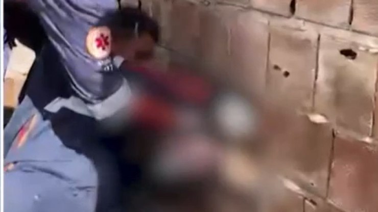 Recém-nascido abandonado entre muros morre em hospital da PB