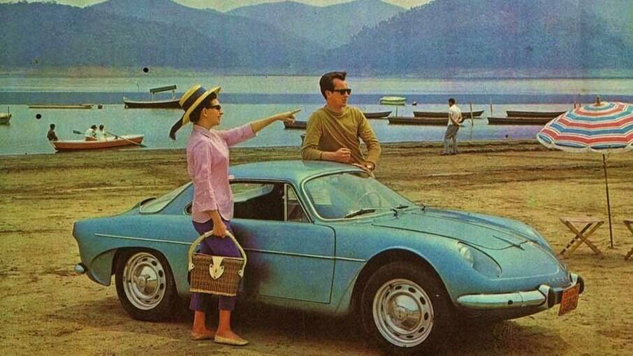 Willys Interlagos 1961: até a cor azul segue o padrão do Alpine A108  original fabricado na França