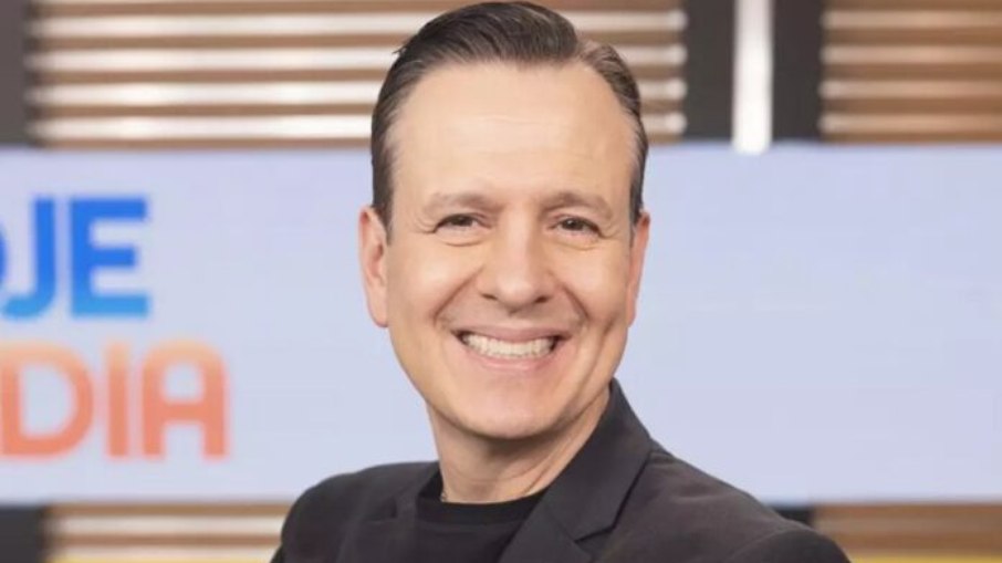 Celso Zucatelli volta ao teatro e concilia peça com Record Celso Zucatelli volta ao teatro e concilia peça com Record