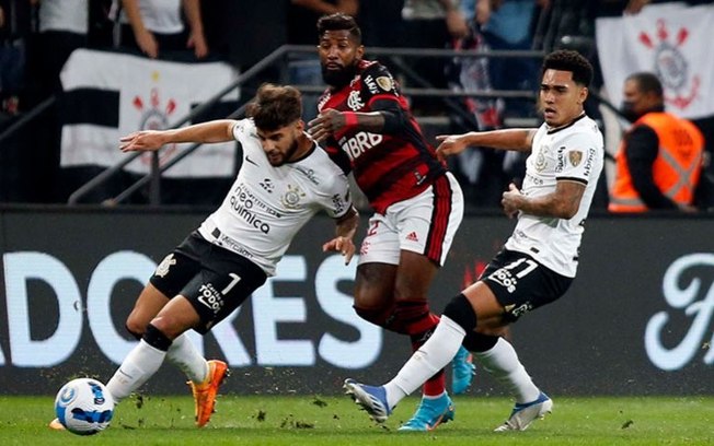 ANÁLISE: Sem esboçar reação, Corinthians foi engolido pelo Flamengo e poderia ter sido goleado