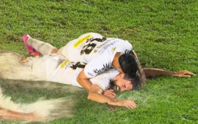 Luan Peres empata para o Santos no finzinho dos acréscimos