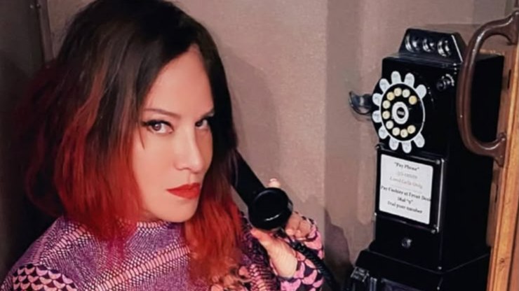 Morre Jennifer Finch, da banda L7, após câncer cerebral agressivo