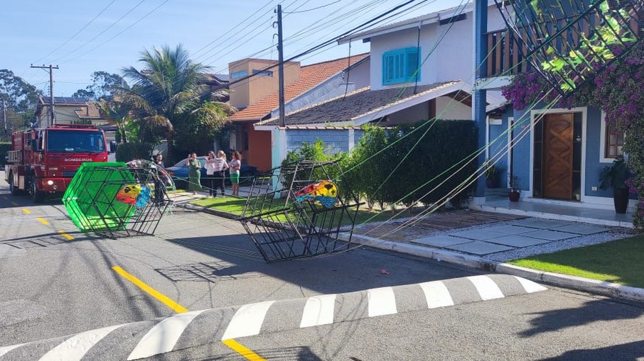 Defesa Civil investiga queda de balão no Vale do Paraíba Defesa Civil investiga queda de balão no Vale do Paraíba