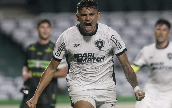 Pelo Carioca, Tiquinho Soares ainda busca primeiro gol em clássicos