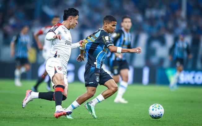 Grêmio vence o Athletico em Porto Alegre Grêmio vence o Athletico em Porto Alegre