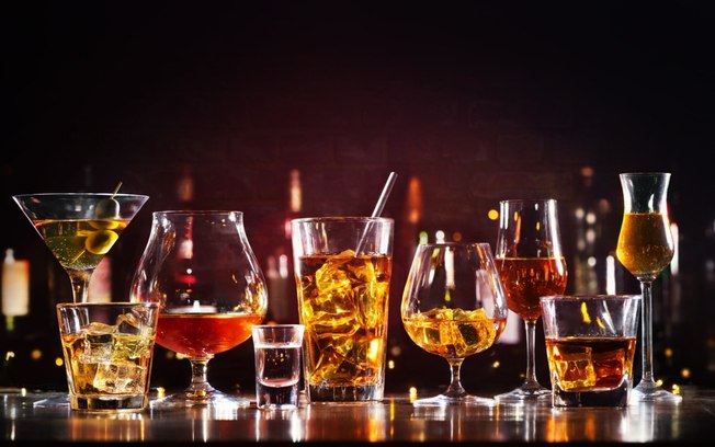 7 bebidas alcoólicas mais saudáveis para beber sem se preocupar no Carnaval