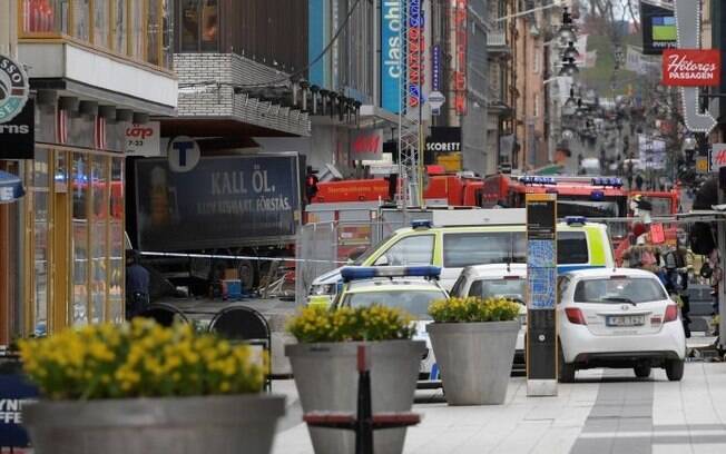 Ataque, que está sendo tratado pelas autoridades como um atentado terrorista, deixou pelo menos três mortos