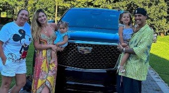 Virginia e Zé Felipe exibem carrão avaliado em R$ 2 milhões